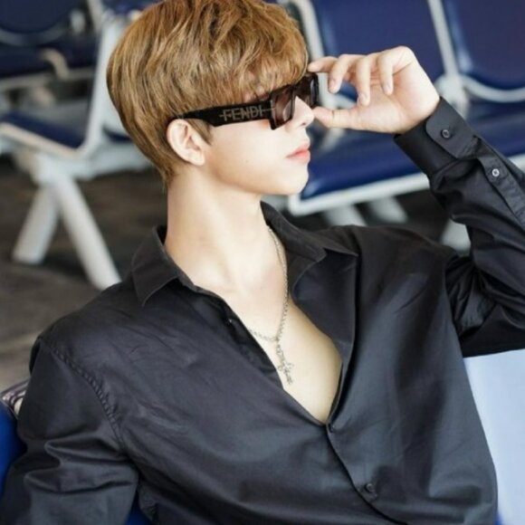 Fendi FENDIGRAPHY Men Sunglasses Rectangle Brown FE40073U 50E NEW AUTHENTIC - Picture 10 of 11